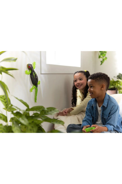 Hex Bots Green Gecko Climbing Toy with Remote