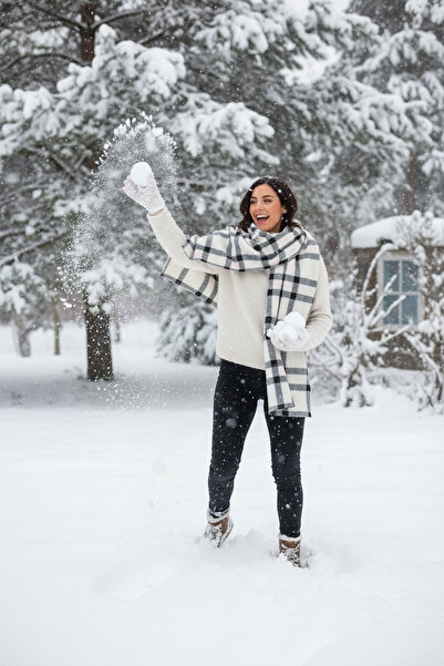 AQUABERRY Soft Plaid Premium Winter Scarf - White