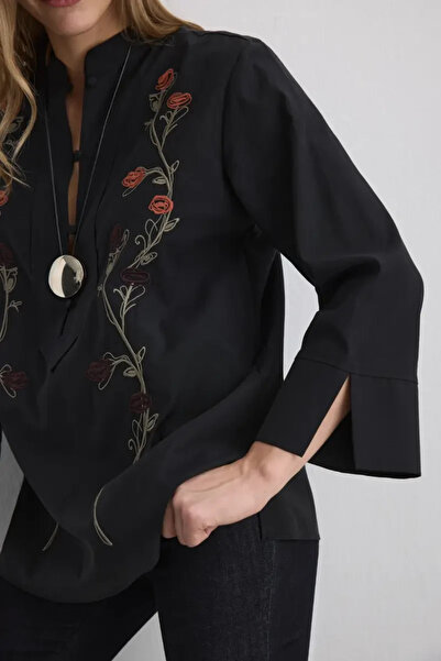 Gusto Anka Collection Embroidered Blouse - Black