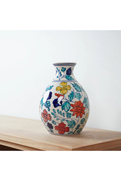 Zahr Ceramic vase with oriental patterns – elegant decorative design