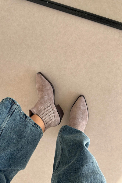 Banksy Betta Short Boots