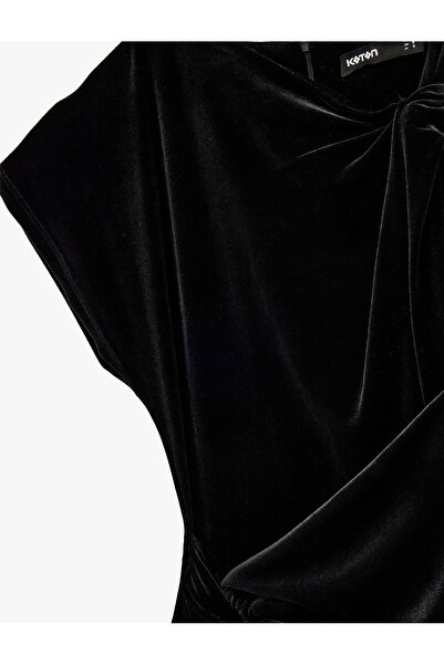 Koton slim fit Rochie din catifea cu două rânduri de nasturi cu guler asimetric cu detaliu cu nod