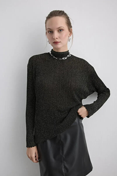 Gusto Rayon Knit Blouse with Buttoned Collar - Black