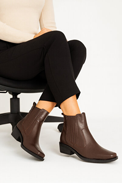 Elvessa Kadın Acı Kahve Lastikli İçi Kürklü 3 Cm Topuklu Kaymaz Taban Bot