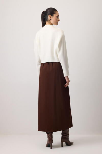 Touché Privé Buttoned Short Knit Cardigan