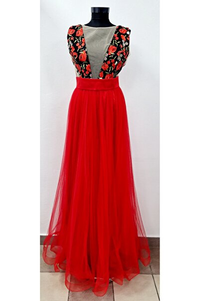 Bloom Elegant long dress made of tulle and lace