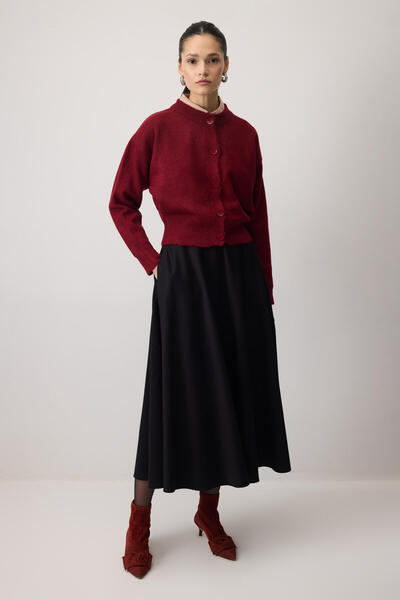 Touché Privé Buttoned Crop Knit Cardigan