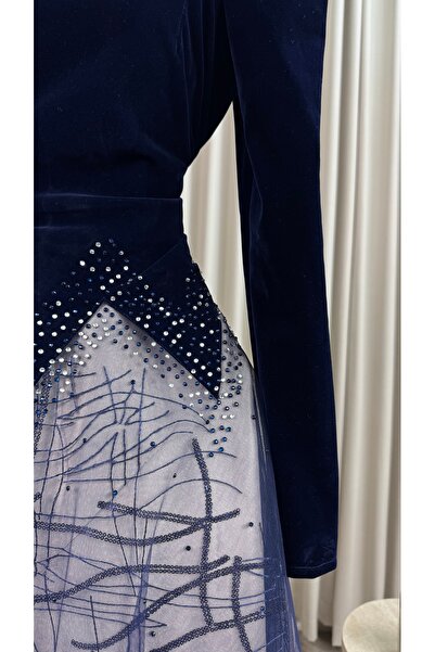 EVENTTANA Winter dress in embroidered wool and tulle with sleeves from Eventana