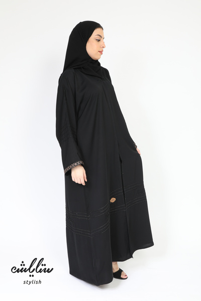Stylish Wide abaya embroidered in black