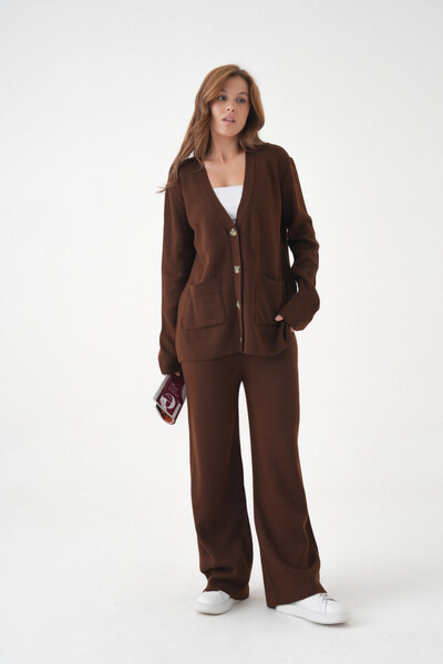 Park Karon Women's V-Neck Pocket Detail Button Closure Oversized Jacket Pants Two-Piece Knitwear Set