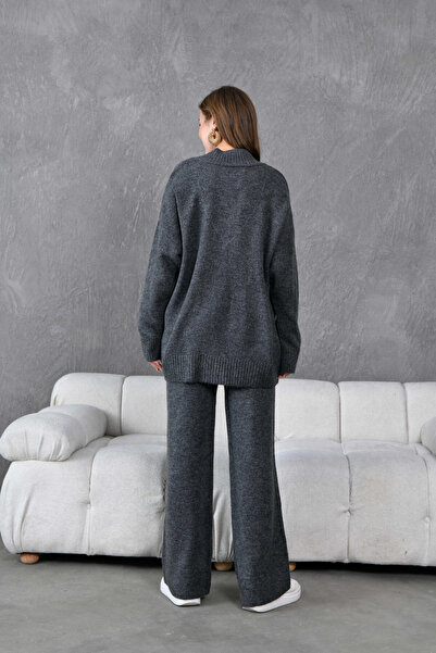 Park Karon Women's V-Neck Knit Detail Oversized Sweater Pants Two-Piece Knitwear Set