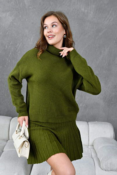 Park Karon Women's Turtleneck Knit Detail Sweater Skirt Two-Piece Knitwear Set