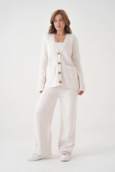 Park Karon Women's V-Neck Pocket Detail Button Closure Oversized Jacket Pants Two-Piece Knitwear Set