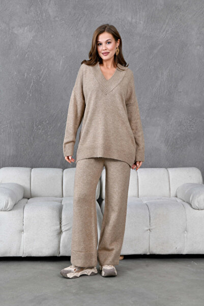 Park Karon Women's V-Neck Knit Detail Oversized Sweater Pants Two-Piece Knitwear Set