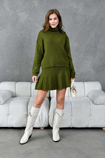 Park Karon Women's Turtleneck Knit Detail Sweater Skirt Two-Piece Knitwear Set