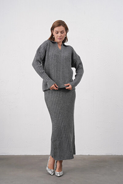 Park Karon Women's Polo Neck Half Placket Knit Detail Sweater Skirt Two-Piece Knitwear Set