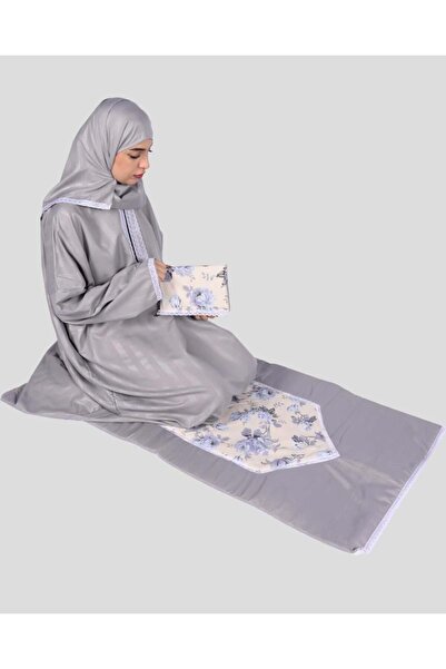 STAYILK DRESSES Prayer set including prayer rug, abaya, and Quran cover