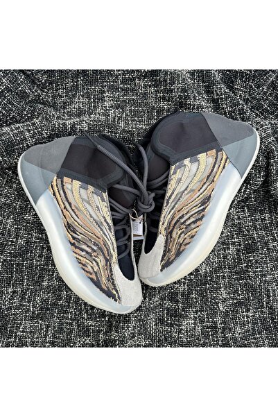 YEEZY Boost QNTM Quantum Amber Tint Brown Black Boots