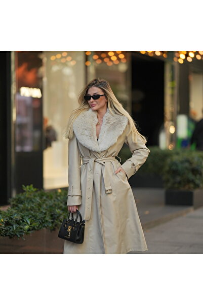 ByRanaBuyuk معطف من الجلد الفروي ذو ياقة بيج