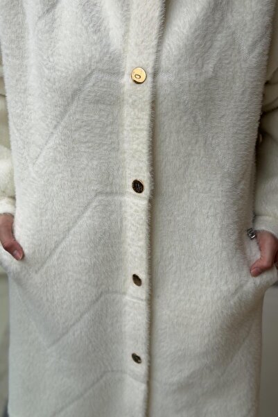 Ghisa Zigzag Patterned Angora Coat with Hooded Snaps