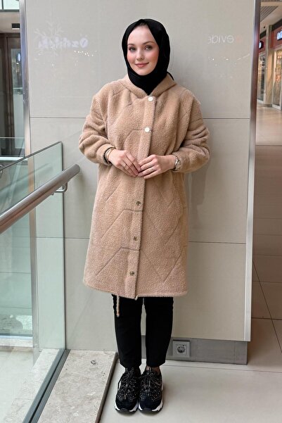 Ghisa Zigzag Patterned Angora Coat with Hooded Snaps