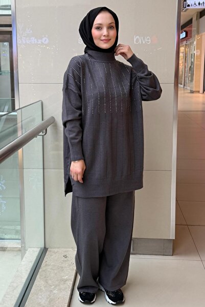 FUAT GÜRSEN Set de pantaloni tunică brodate cu piatră de la Fuat Gürşen Su Yolu