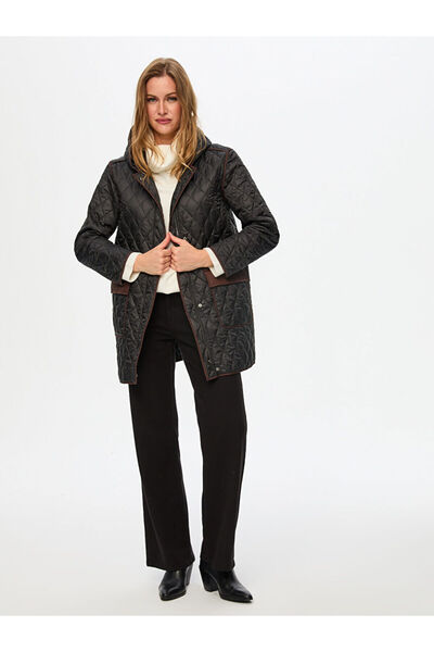 Faik Sönmez Kontrast Garnili Kapüşonlu Kapitone Kaban W26KKB004