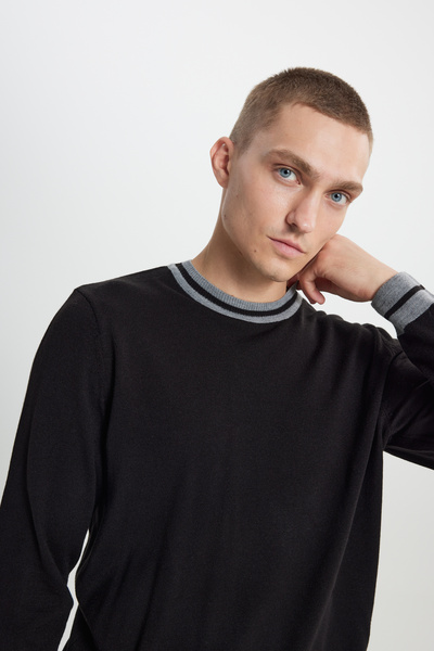 ALTINYILDIZ CLASSICS Men's Black Anti-pilling Sleeve and Collar Stripe Patterned Standard Fit Crew Neck Knitwear Sweater