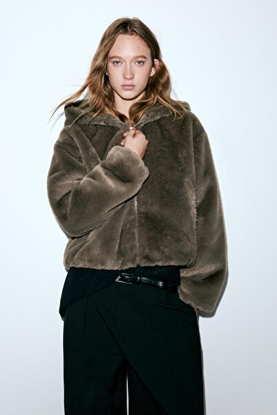 Pull & Bear Kapüşonlu suni kürk ceket