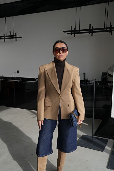 Özge Özgenç Gold Buttoned Blazer Jacket