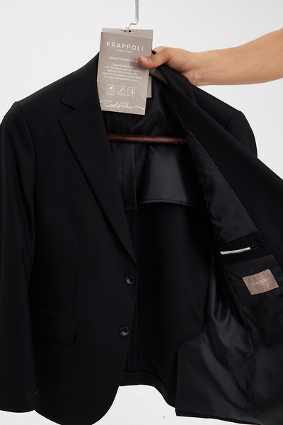 Frappoli Haldey Men's Black Polyviscon Fabric Mono Collar Cover Pocket Half Lining Slim Fit 2-Piece Suit