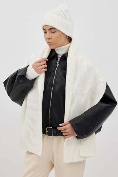 Buly Ribbed Knitted Scarf