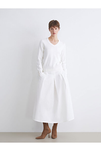 LC Waikiki Classic Ecru V-Neck Women's Knit Sweater