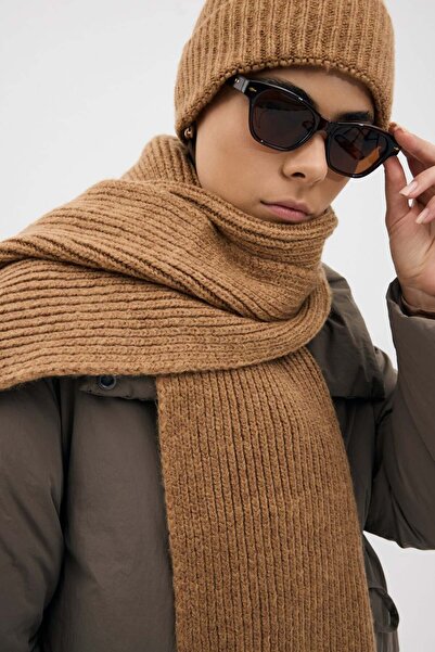 Buly Ribbed Knitted Scarf