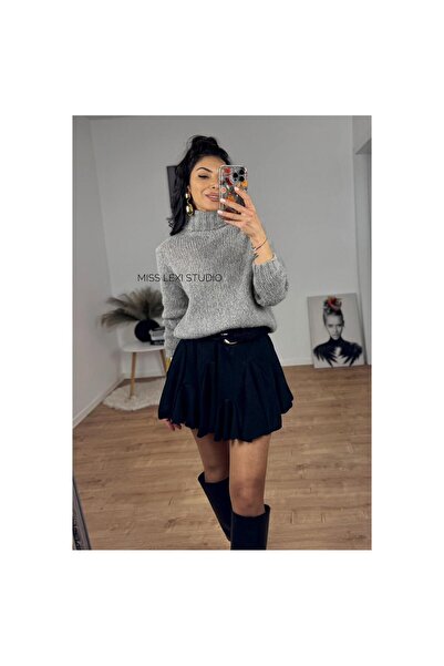 MISS LEXI STUDIO Cropped Sweater