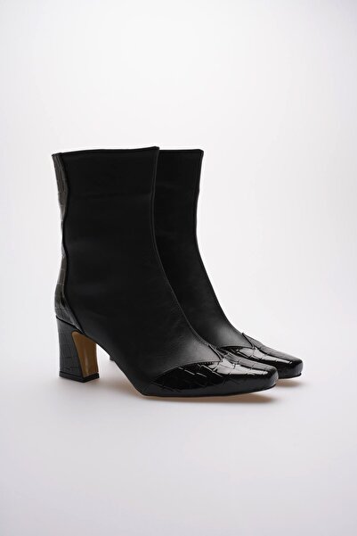 MARCHEO Loana Women's Black Crocodile Patterned Thick Heeled Winter Boots