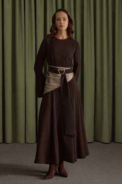 Aker Metal Tokalı Krep Elbise