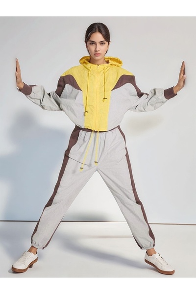 MAMAYAGA Women's Casual Zippered Cropped Hooded Sweatshirt Rubber Leggings Sporty Stylish Tracksuit Set