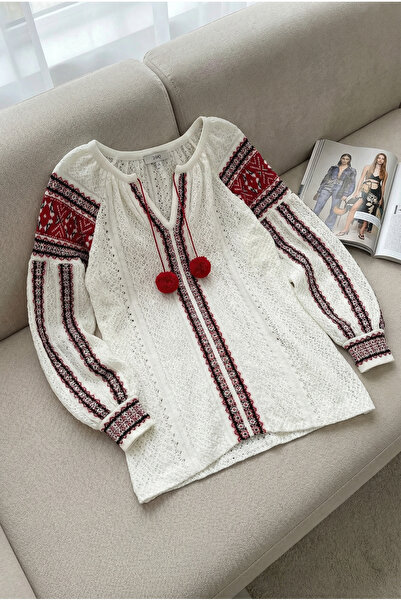 FEMELLE Women's White V-Neck New Season Knitted Tassels Standard Size Cotton Blouse