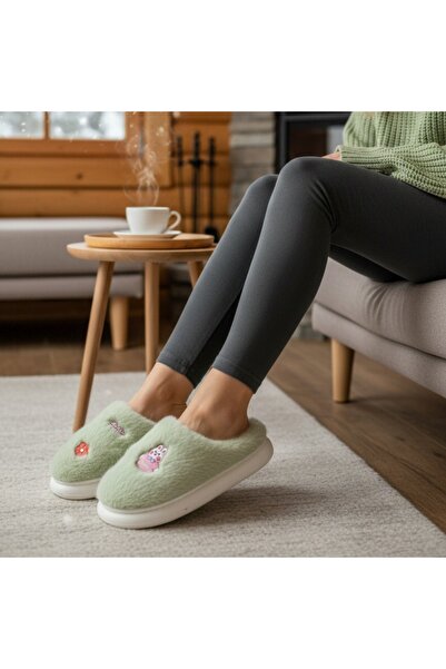 OEM Fluffy, warm and relaxing house slippers, stylish, cheerful and unique slippers, for women, L721