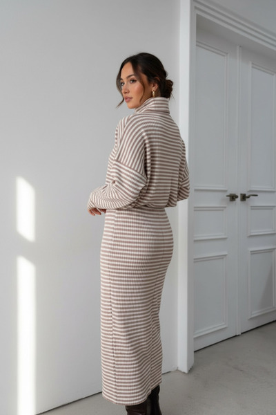NEWCO High-Necked Striped Oversized Skirt & Sweat Double Knitwear Set