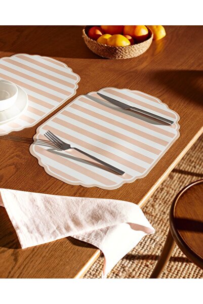 Madame Coco Emilie American Service