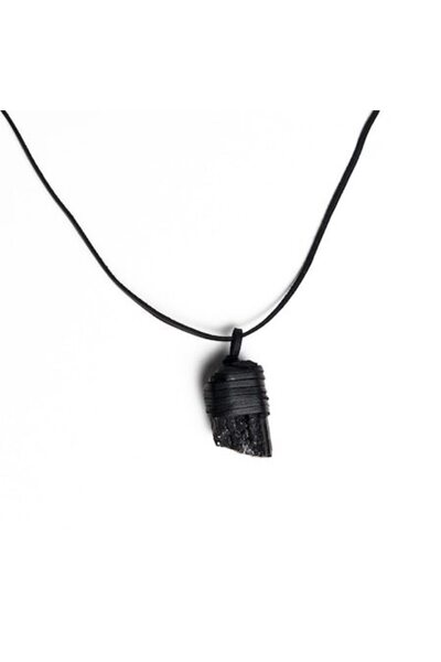 Ezera - Șnur din piele cu pandantiv din cristal de turmalină neagră brută, Ni...