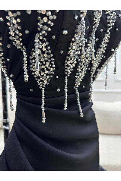 RUANI BIUTI Elegant embroidered dress