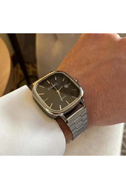 cs Steel watch with a silver band, elegant design