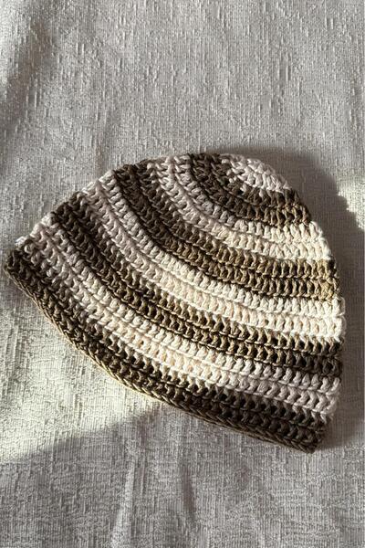 MELUSH Krem i braon Prugasto pletena kapa, heklani dodatak za kosu, D Sa dezn...