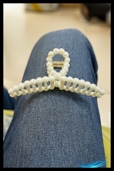 MAZEN Non-Slip Quality Latch Buckle | 11 cm | Women's Hair Accessory | Pearl Design