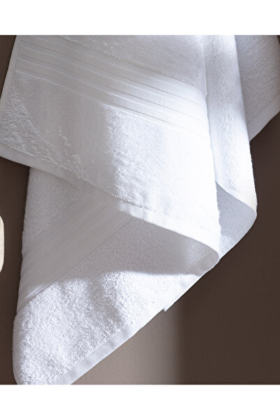 Madame Coco Martha Face Towel - White - 50X80 cm