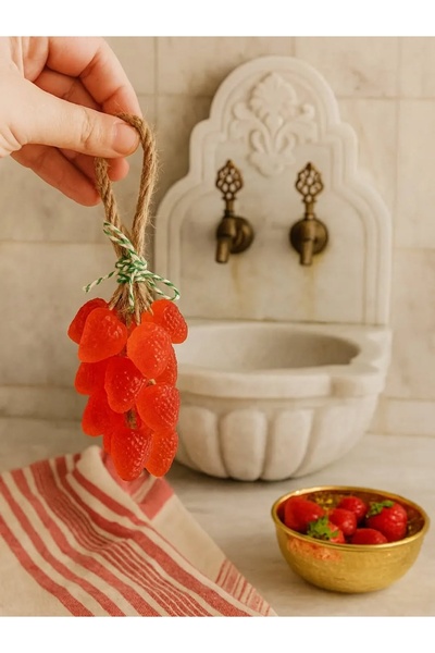 Günebakan Salkım Strawberry Faucet Soap - with Transparent Base