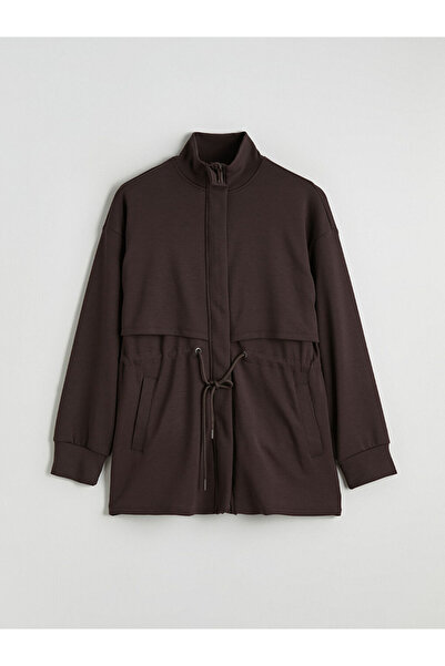 LC Waikiki سويت شيرت نسائي بياقة عالية ولون بني ومقاس كبير مع سحاب